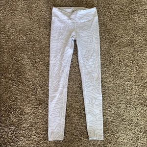 Alo - white print leggings NWOT